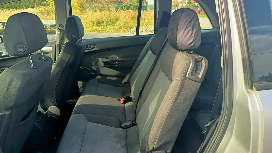 OPEL Zafira -