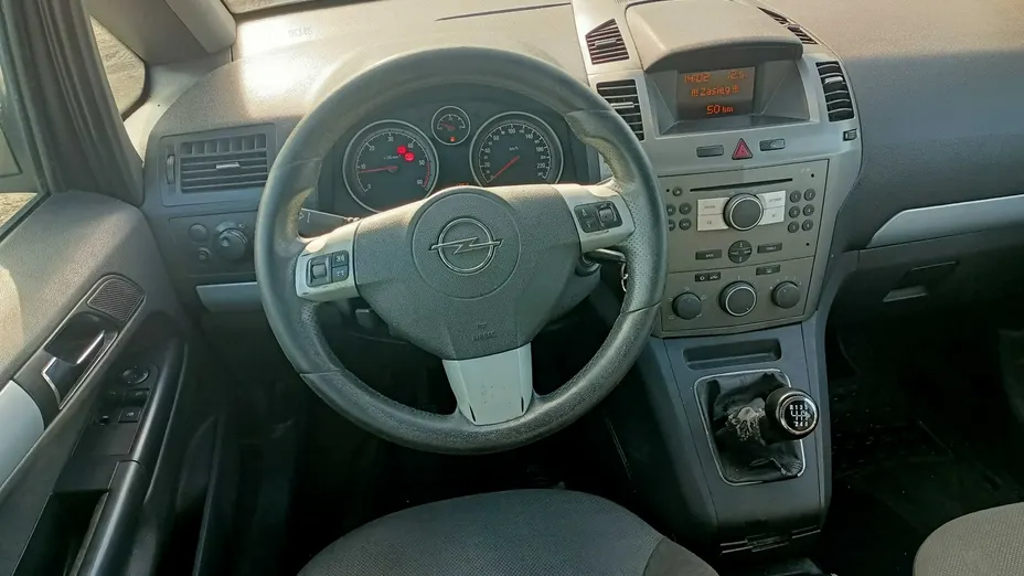 OPEL Zafira -