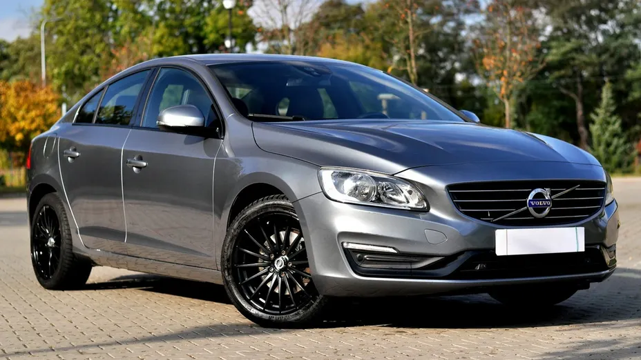 VOLVO S60 -