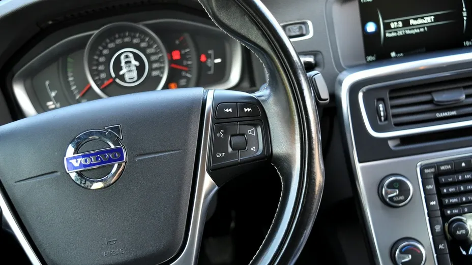 VOLVO S60 -