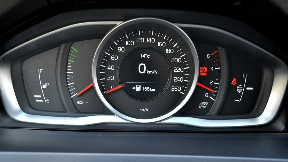 VOLVO S60 -