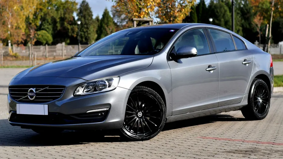 VOLVO S60 -