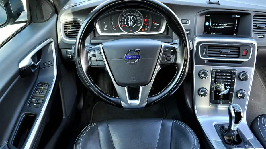VOLVO S60 -