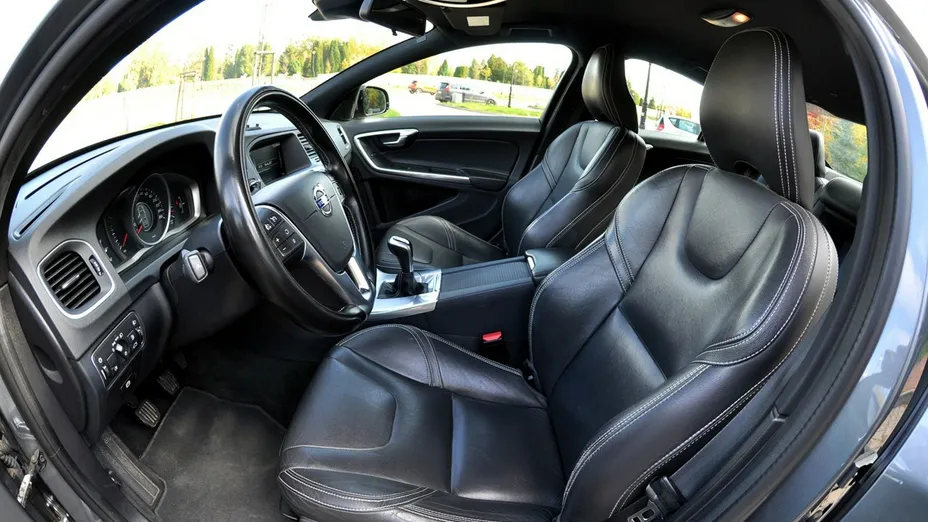 VOLVO S60 -