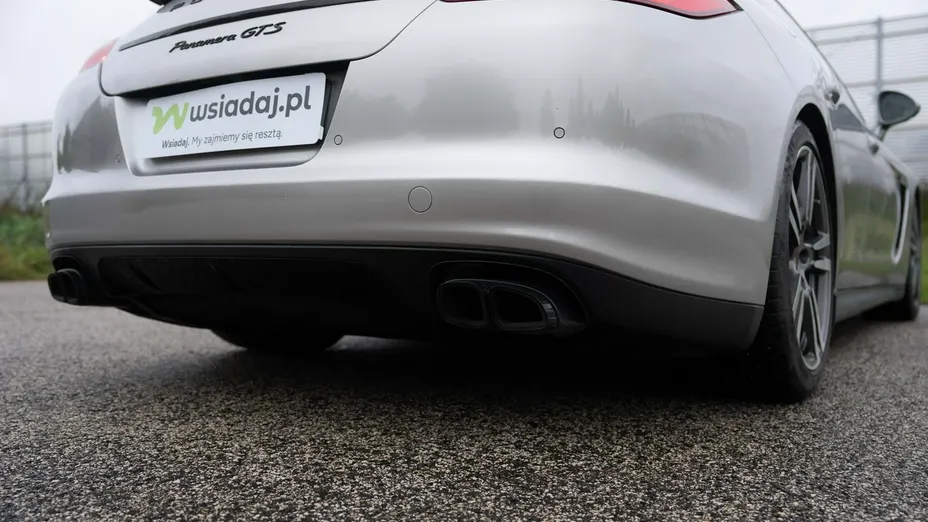 PORSCHE Panamera -