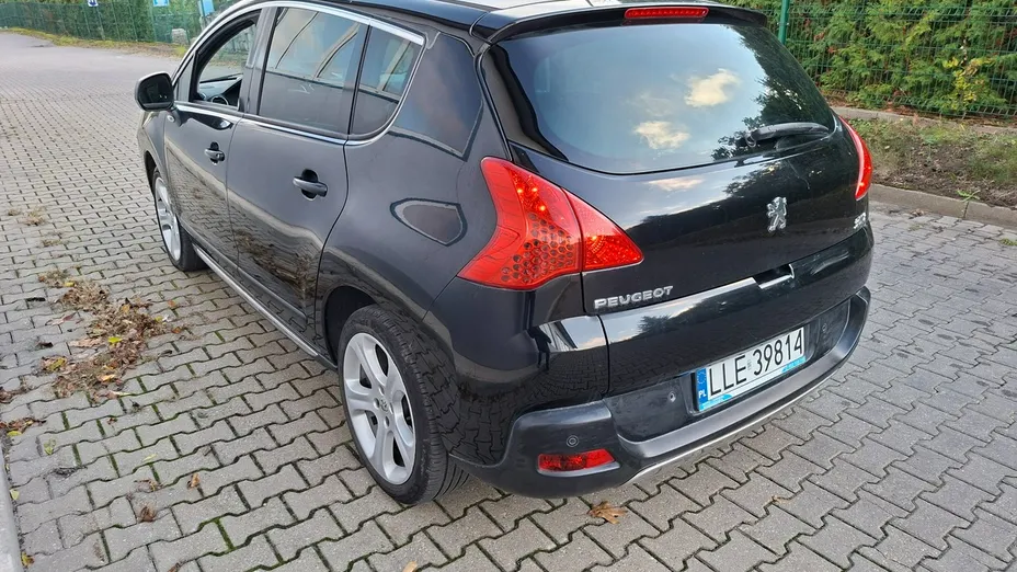 PEUGEOT 3008 -