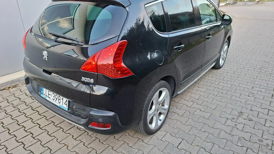 PEUGEOT 3008 -