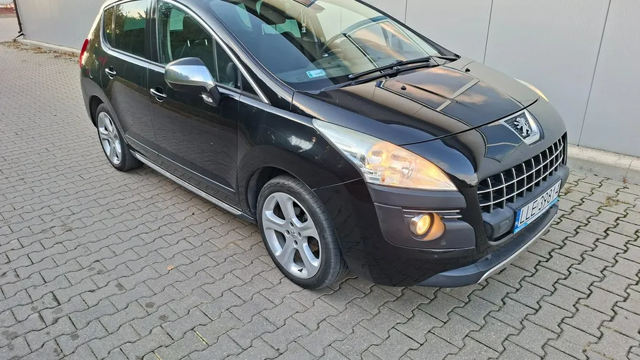 PEUGEOT 3008 -