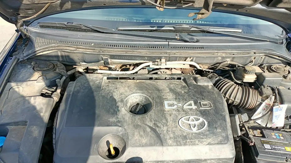 TOYOTA Avensis -