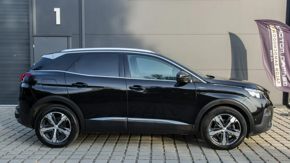 PEUGEOT 3008 -