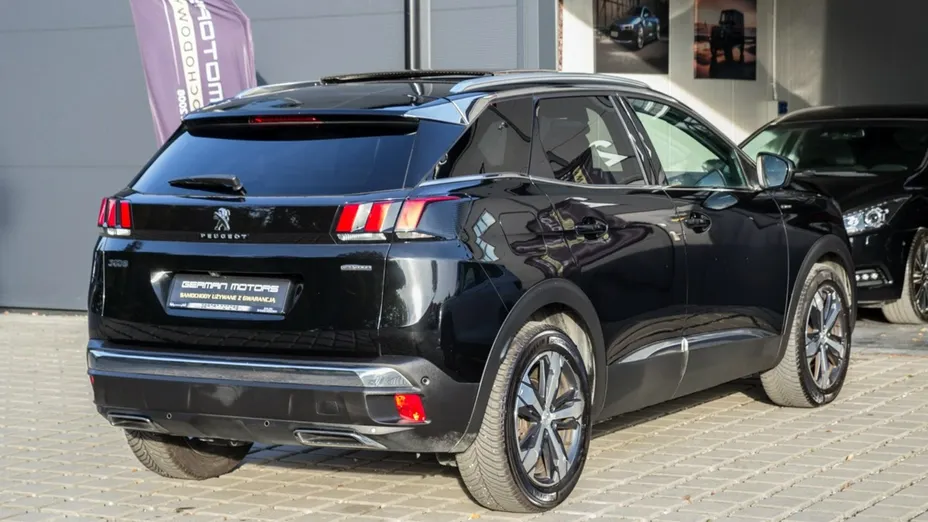 PEUGEOT 3008 -