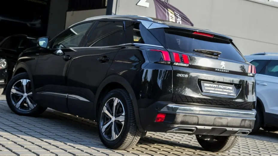 PEUGEOT 3008 -