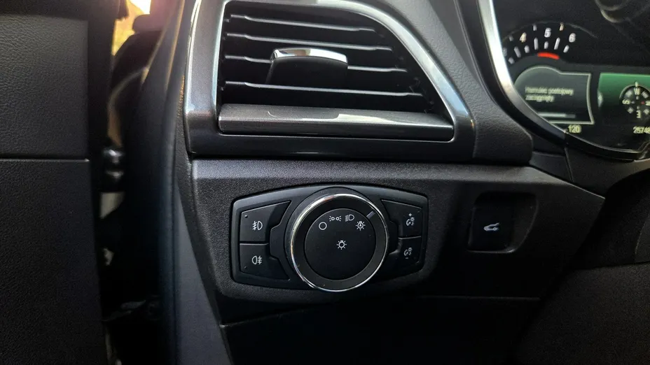 FORD Mondeo -