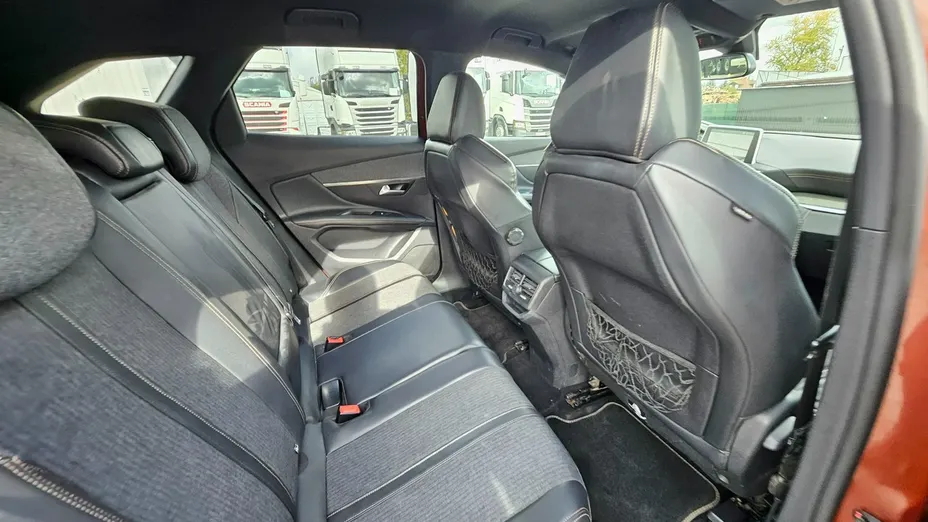 PEUGEOT 3008 -