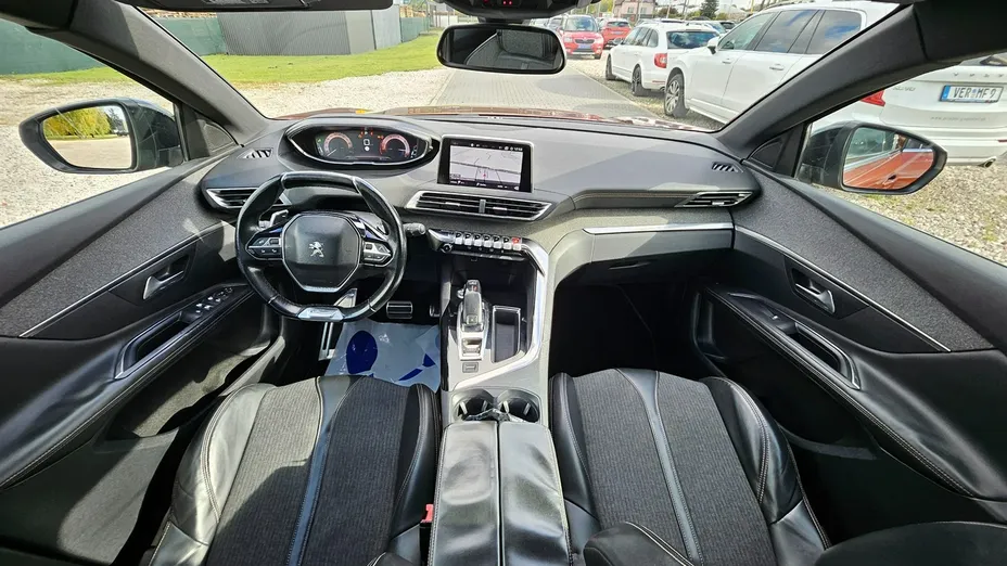 PEUGEOT 3008 -