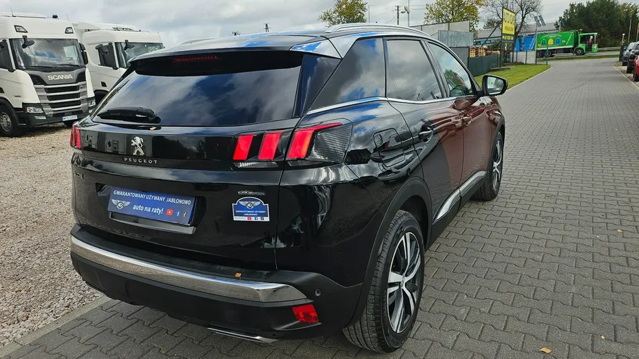 PEUGEOT 3008 -