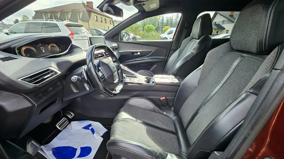 PEUGEOT 3008 -