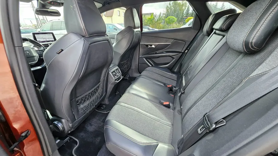 PEUGEOT 3008 -