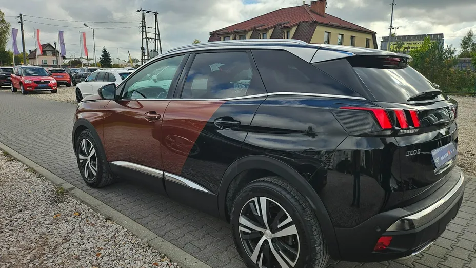 PEUGEOT 3008 -