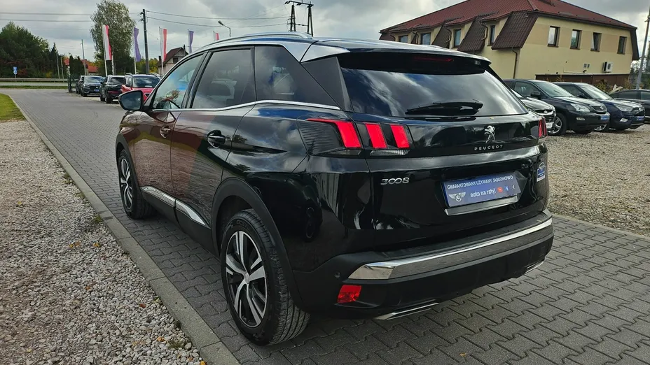 PEUGEOT 3008 -