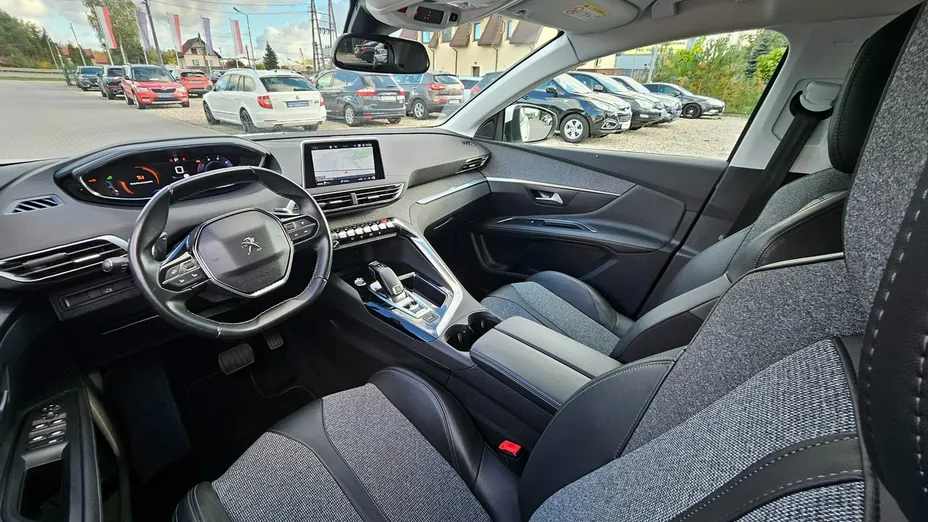 PEUGEOT 3008 -