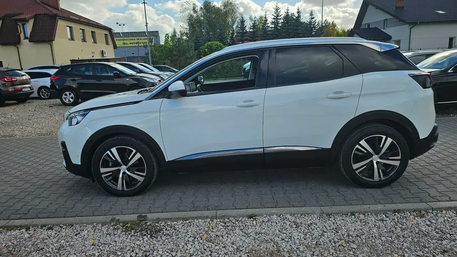 PEUGEOT 3008 -