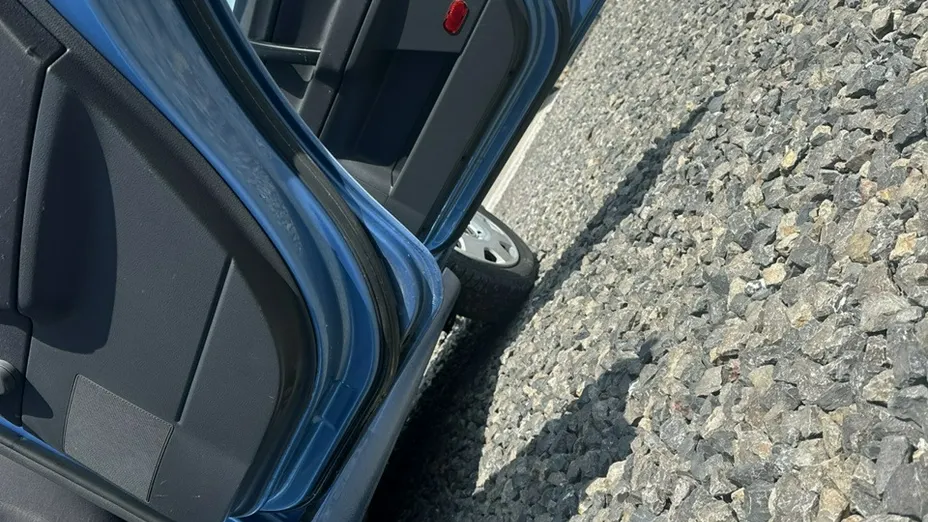 VOLKSWAGEN Polo -