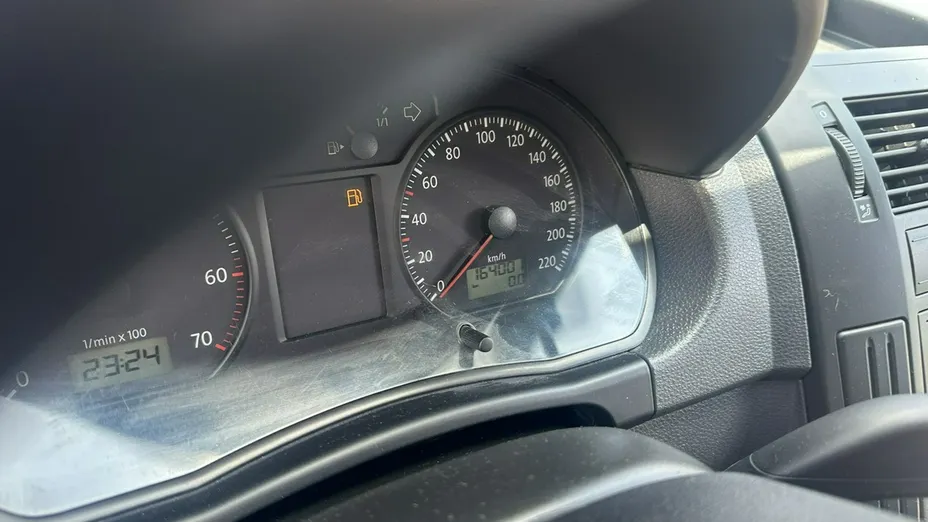 VOLKSWAGEN Polo -