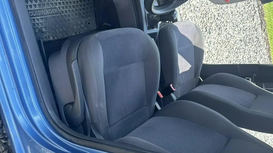 VOLKSWAGEN Polo -