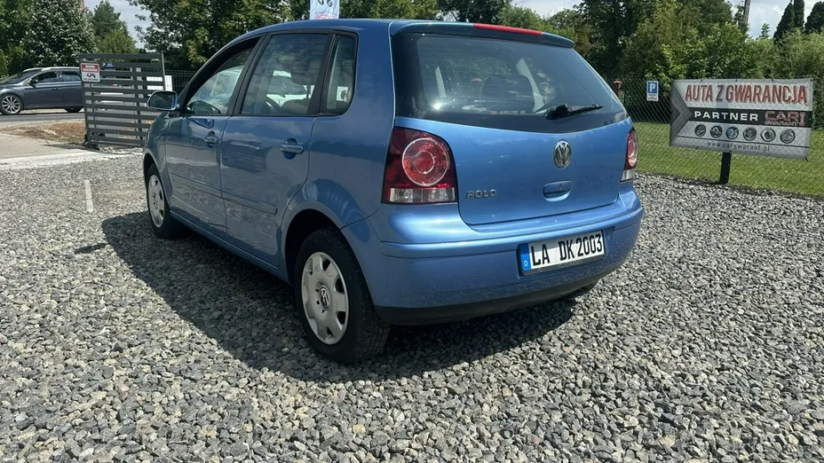 VOLKSWAGEN Polo -