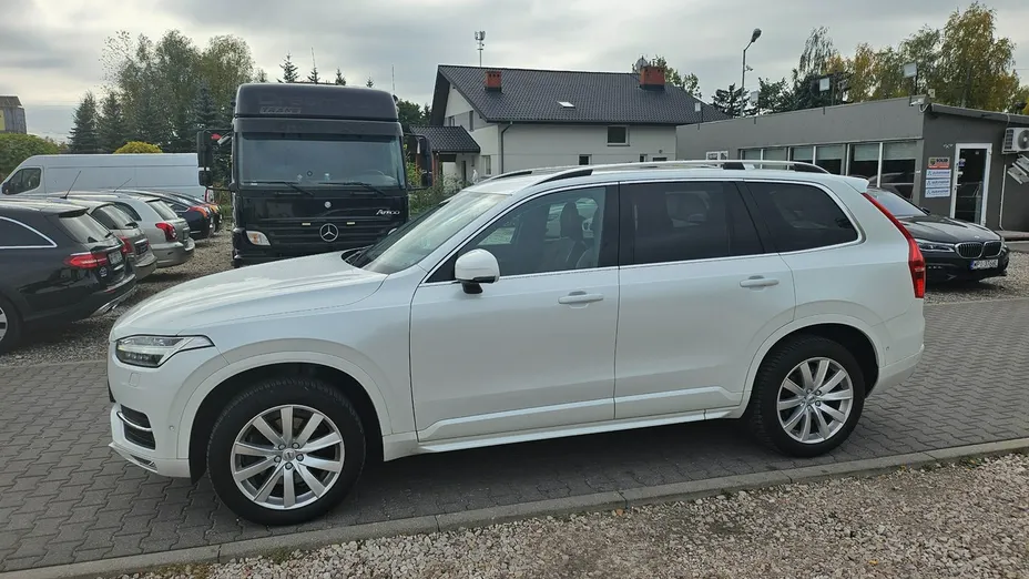 VOLVO XC90 -
