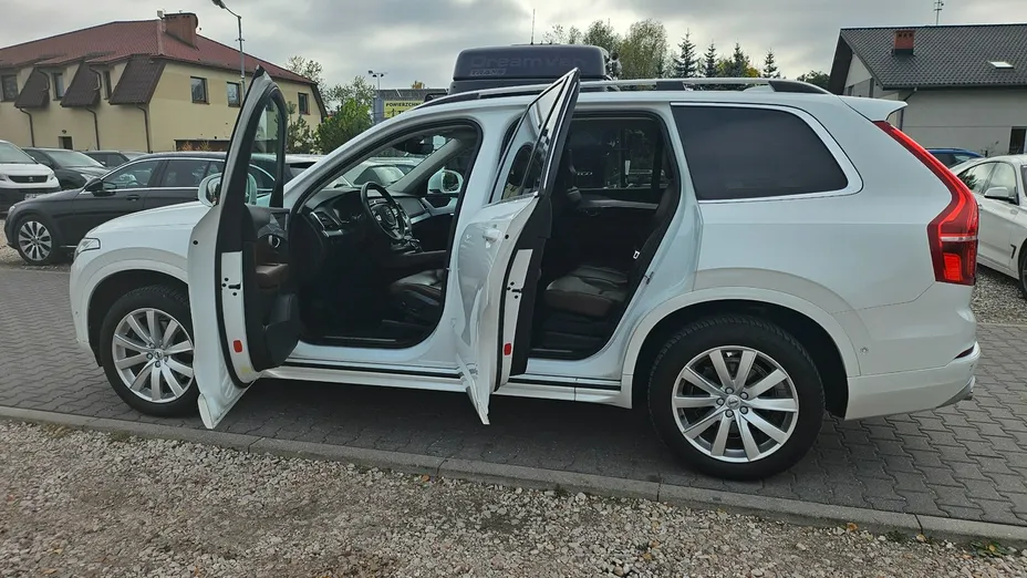 VOLVO XC90 -