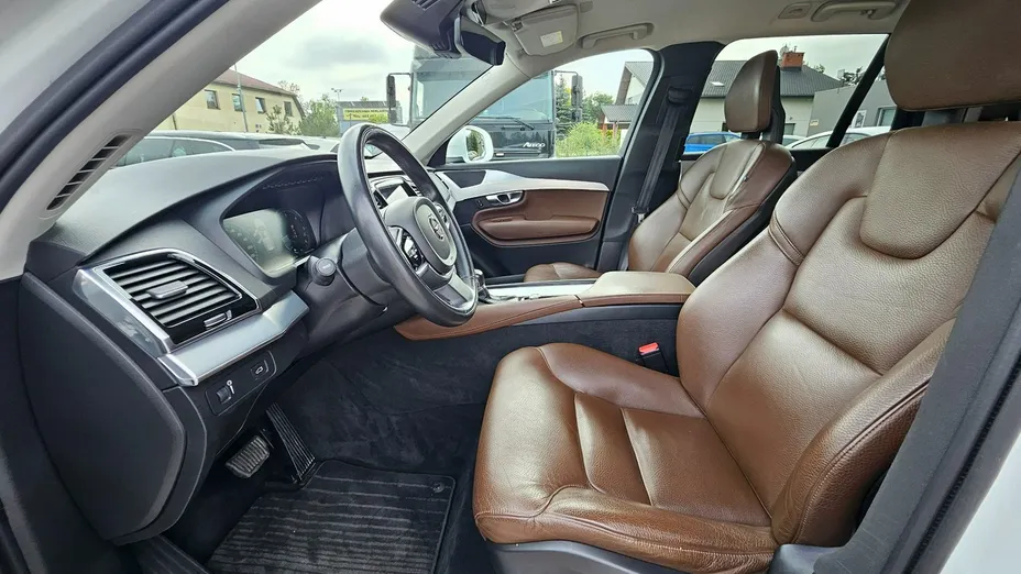 VOLVO XC90 -