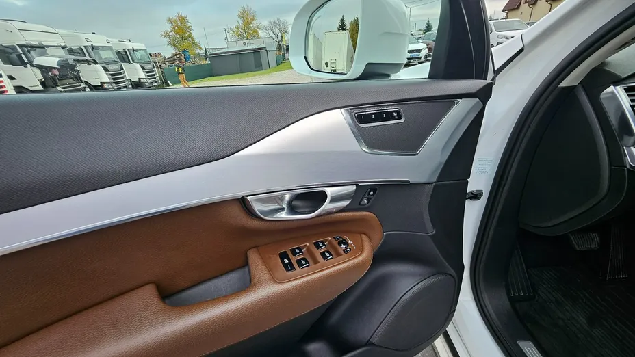 VOLVO XC90 -