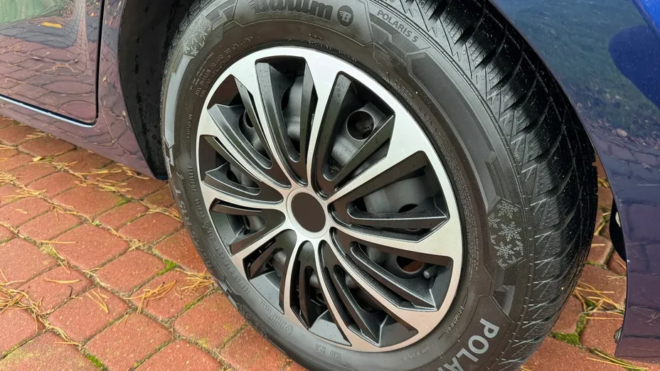 HYUNDAI i30 -