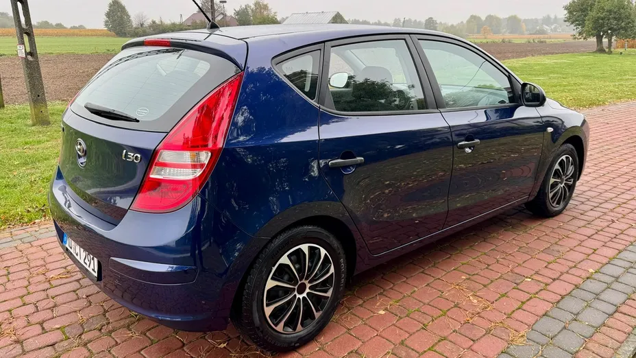 HYUNDAI i30 -