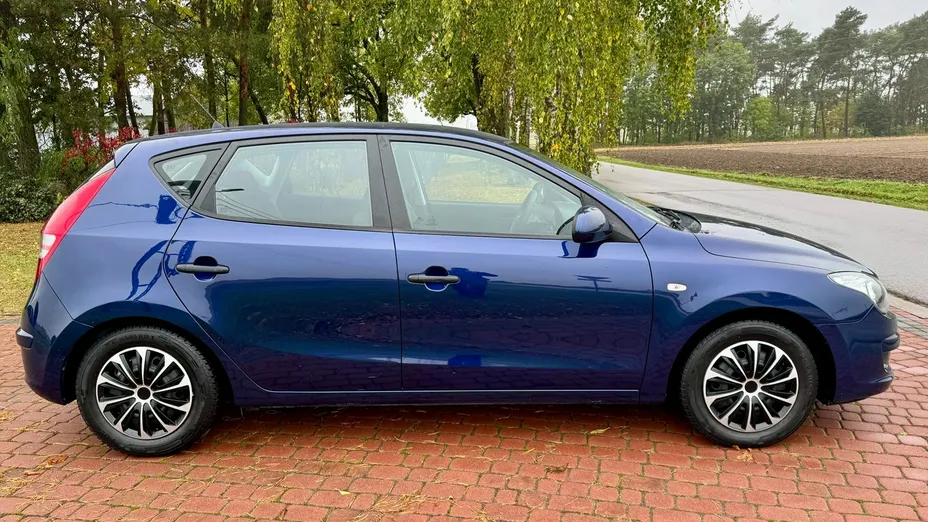 HYUNDAI i30 -