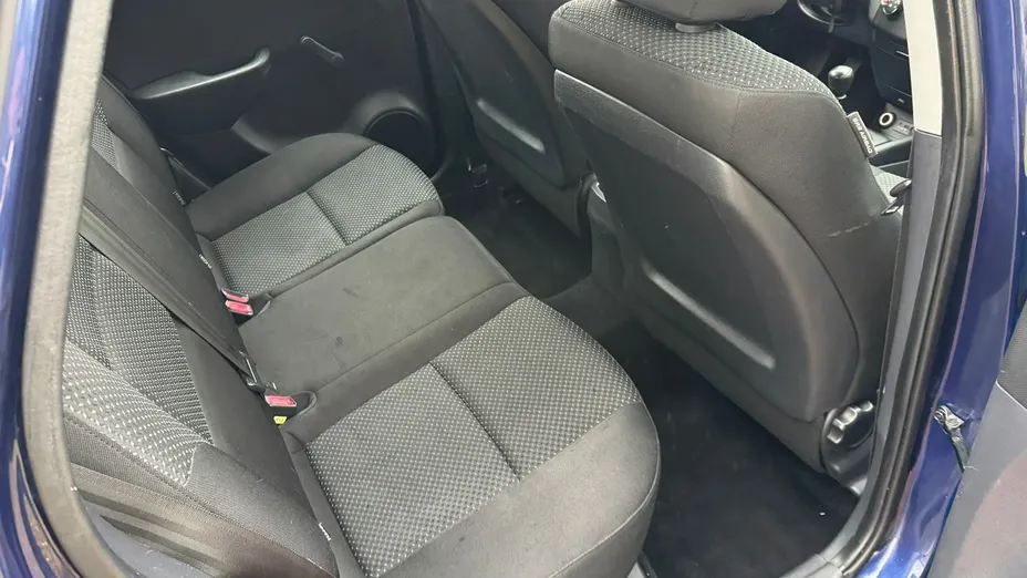 HYUNDAI i30 -