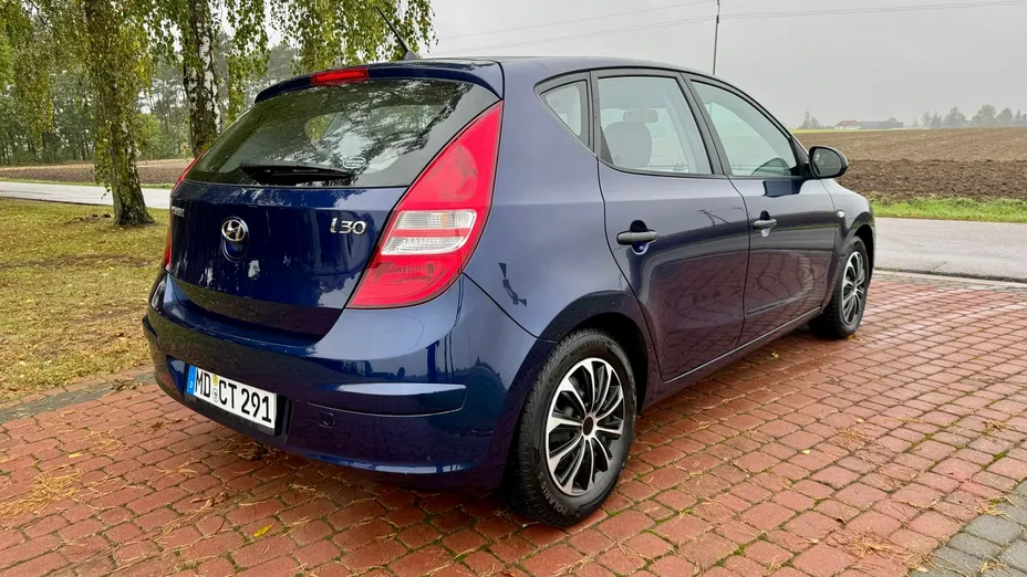 HYUNDAI i30 -