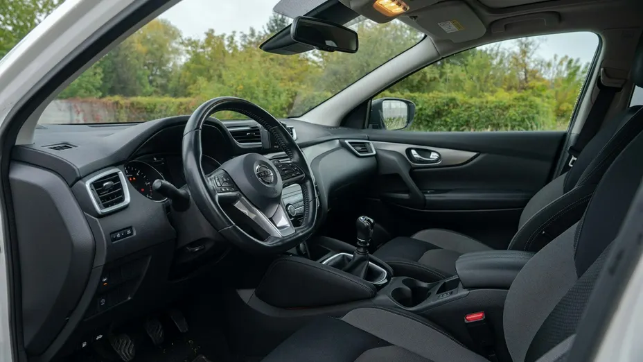 NISSAN Qashqai -