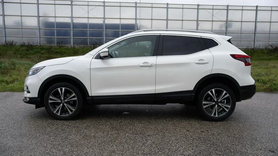 NISSAN Qashqai -