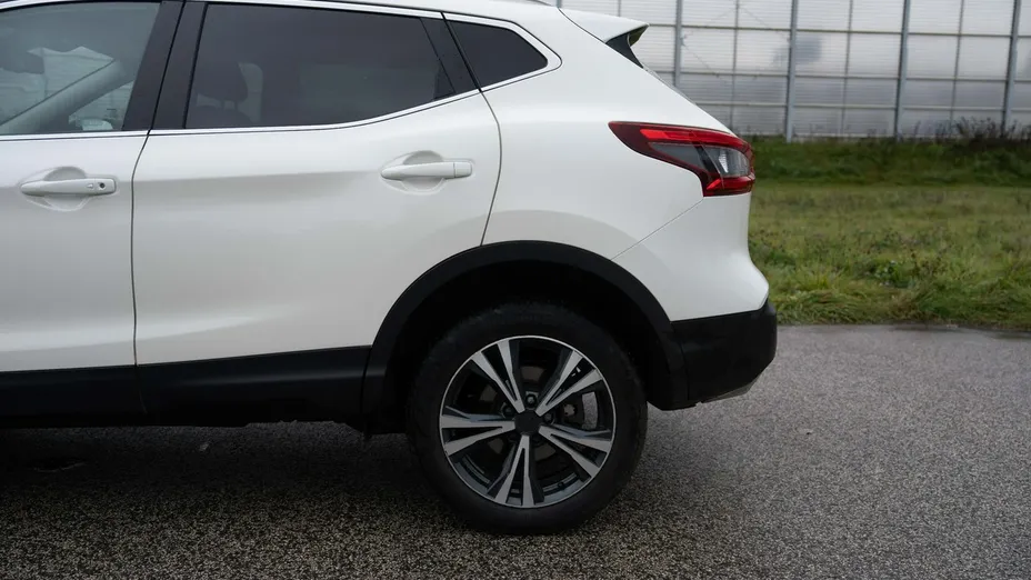 NISSAN Qashqai -