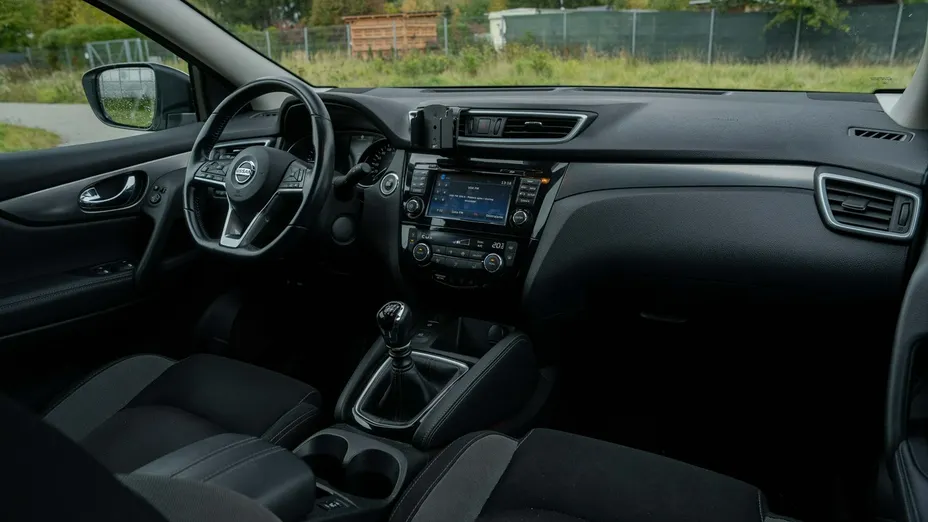 NISSAN Qashqai -
