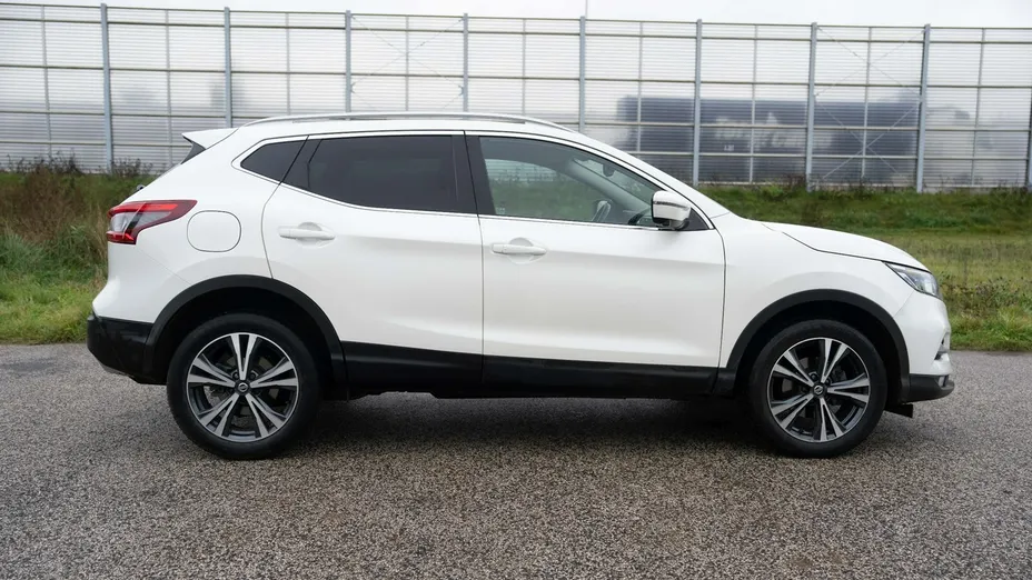 NISSAN Qashqai -
