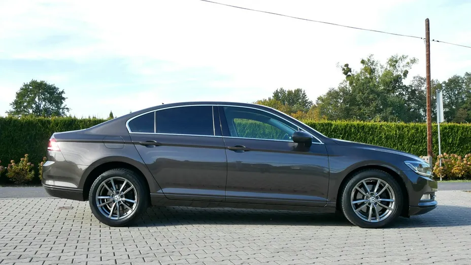 VOLKSWAGEN Passat -
