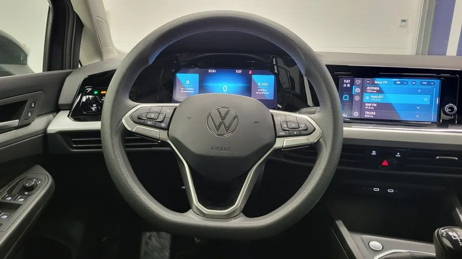 VOLKSWAGEN Golf -