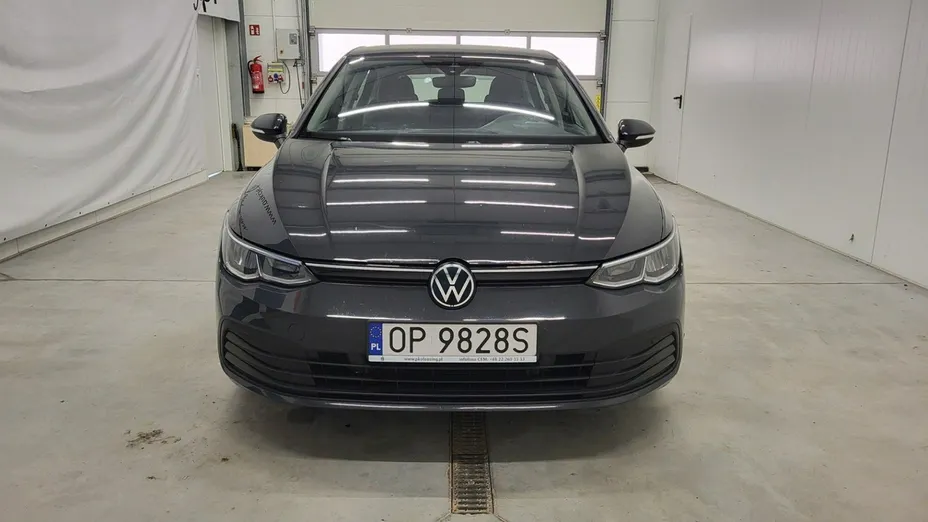 VOLKSWAGEN Golf -