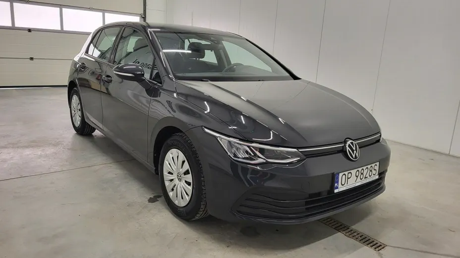 VOLKSWAGEN Golf -