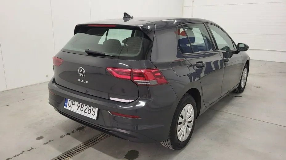 VOLKSWAGEN Golf -