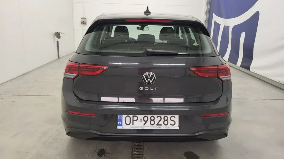 VOLKSWAGEN Golf -